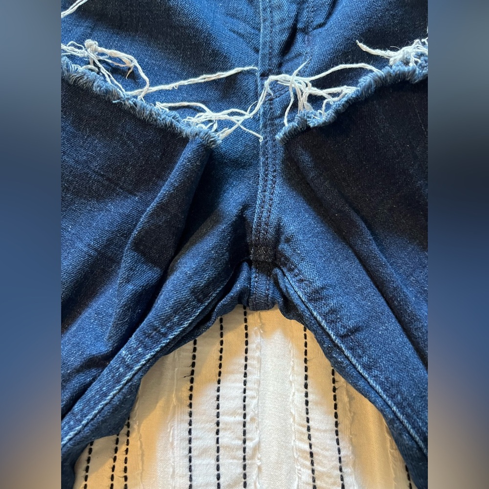 Old Navy Rockstar Super Skinny Raw Hem Cotton Blend Jeans Size 12 EUC - Picture 9 of 9